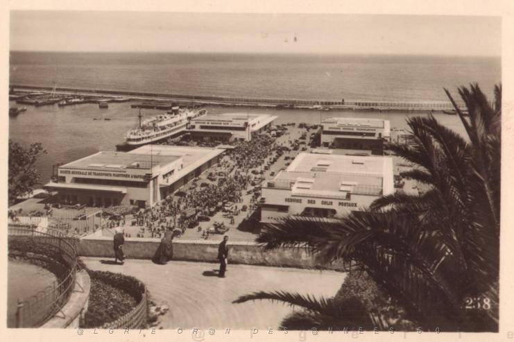 009  SERIE ORAN  258 VUE SUR LE PORT.JPG